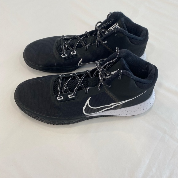 Nike Men\'s Kyrie Flytrap 4 \'Black White\' - 13 main image 4